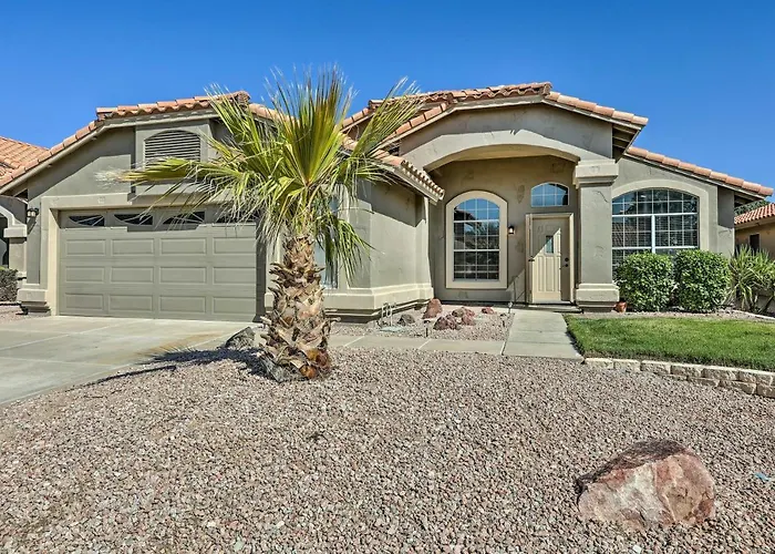 Patio + Fenced Yard: Family Retreat In Phoenix! Phoenix