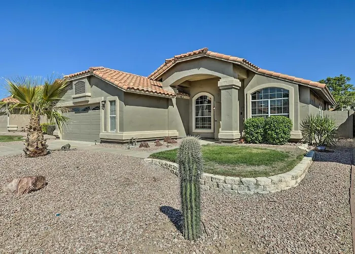 Patio + Fenced Yard: Family Retreat In Phoenix!