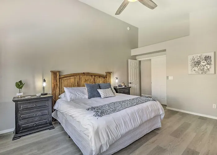 Patio + Fenced Yard: Family Retreat In Phoenix! *