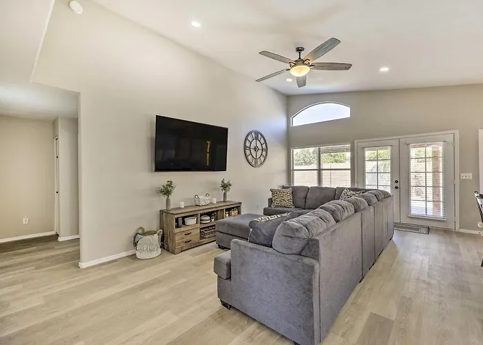 Patio + Fenced Yard: Family Retreat In Phoenix! *